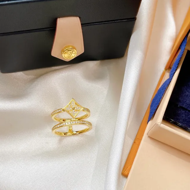 Louis Vuitton সোনা সাদা পাভে-সেট হীরা তারকা আকারের চার পাতার নকশা আংটি 7