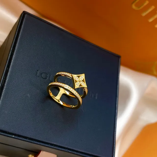 Louis Vuitton সোনা সাদা পাভে-সেট হীরা তারকা আকারের চার পাতার নকশা আংটি 8