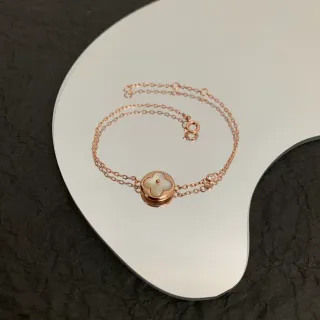 Louis Vuitton سلسلة ذهبية وردة بيضاء لؤلؤي تريفل معلق سوار