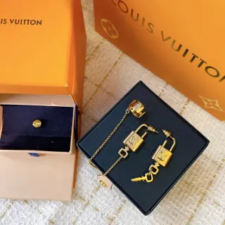 Louis Vuitton Lock & Key Brincos de Candado e Chave com Acabamento Dourado