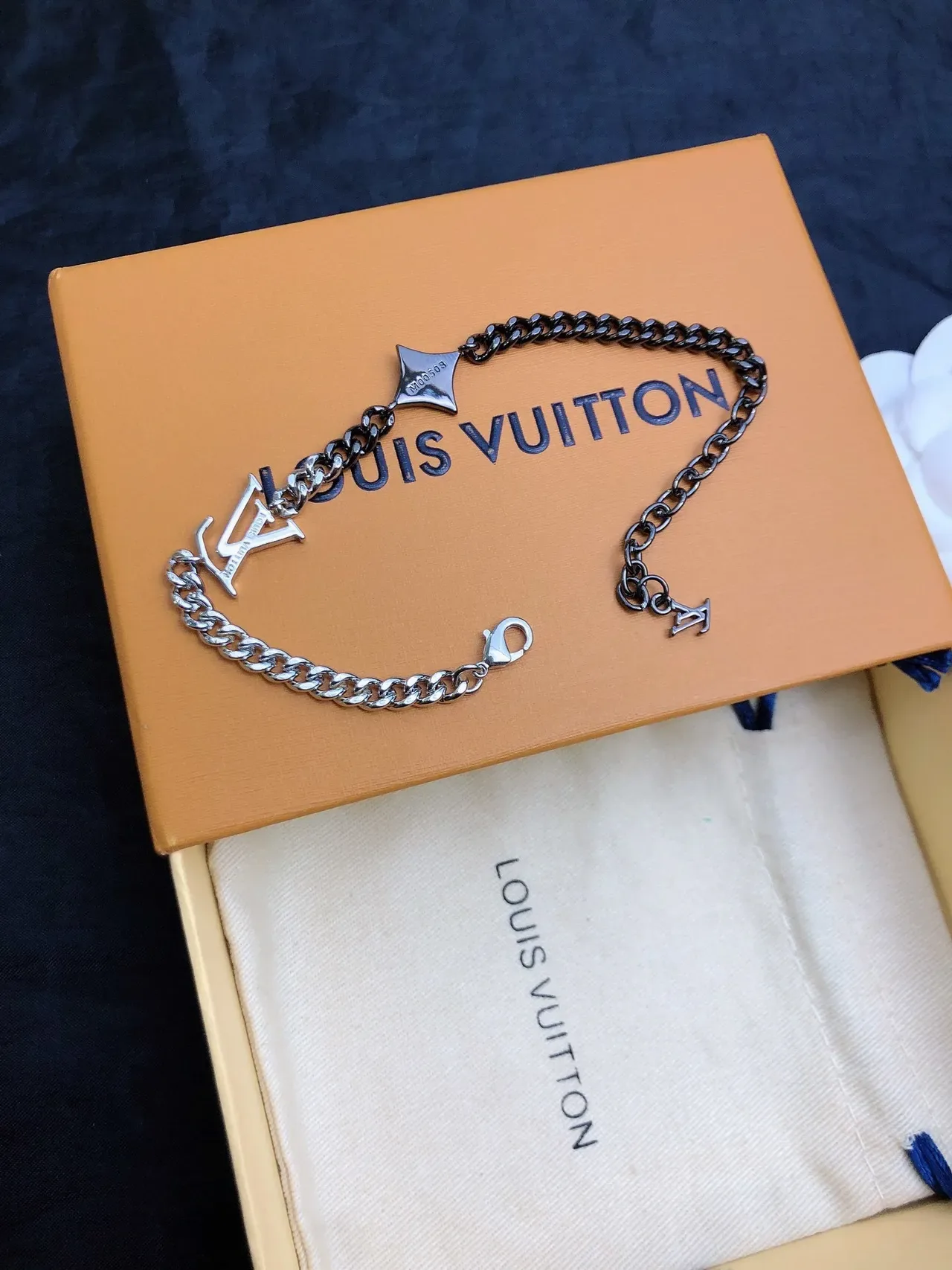 Louis Vuitton LV Chain Silver Black Dual-Tone Curb Interlocking Logo Charm Bracelet 6