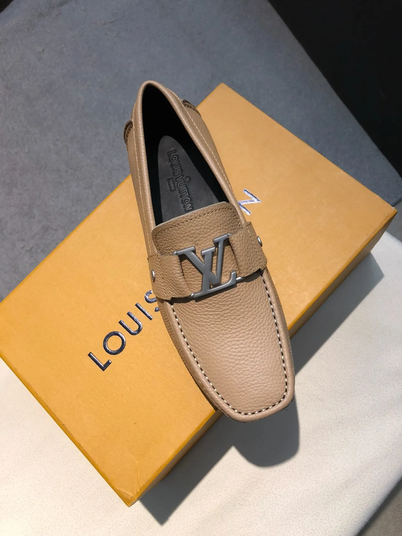 Louis Vuitton LV Loafer بيج جلد حبيبي Loafers 3