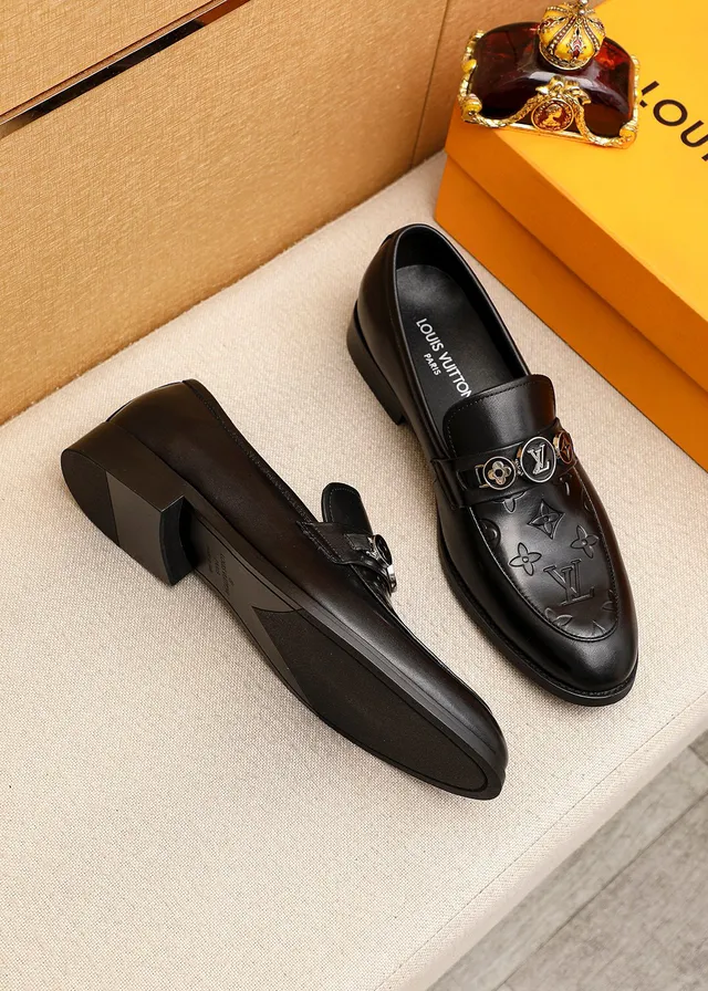 Louis Vuitton LV Mocassim Monograma Embossado Couro Preto Mocassins 2