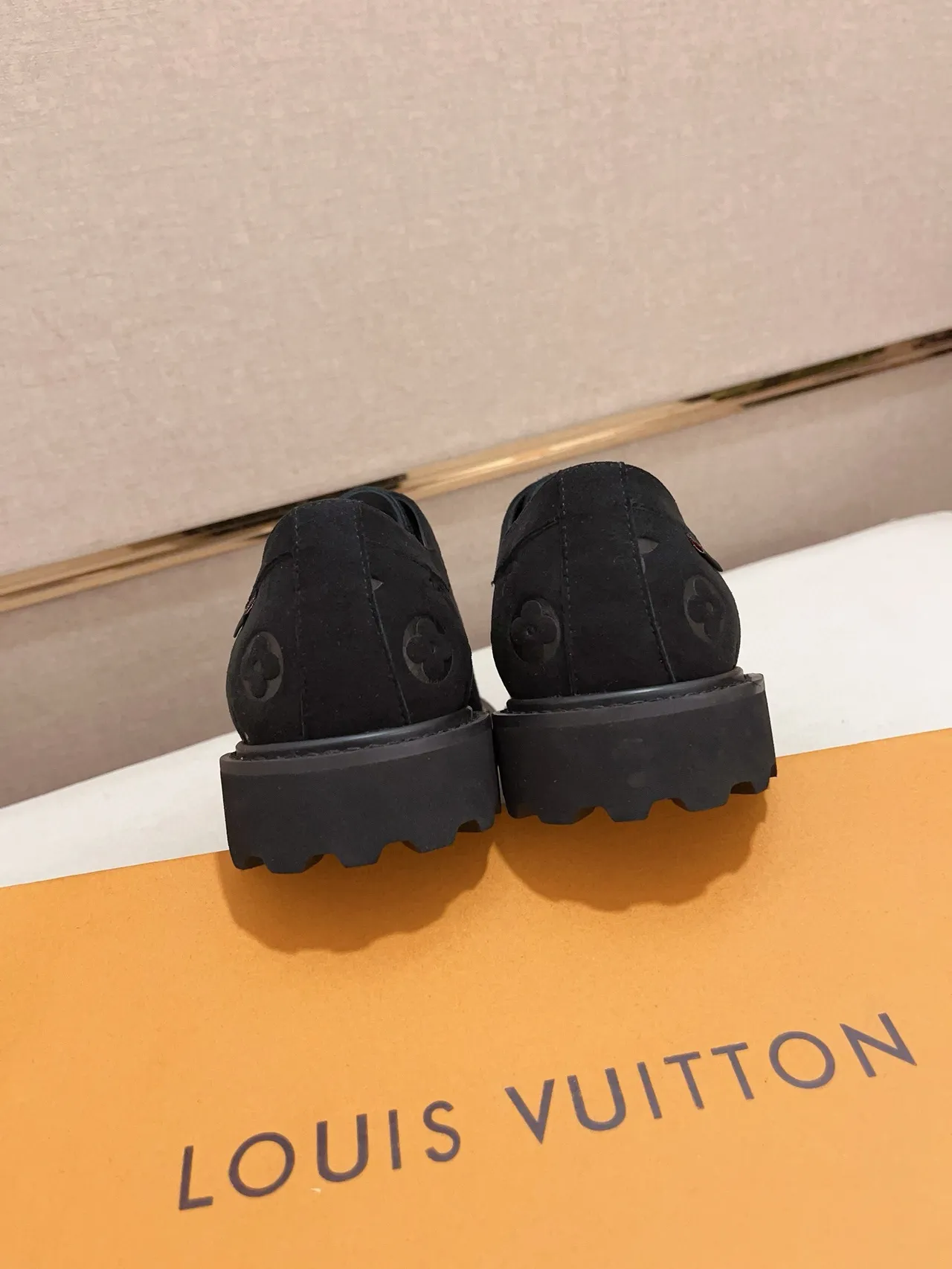Louis Vuitton LV Trail Negro Monogram Ante Zapatos Derby 3