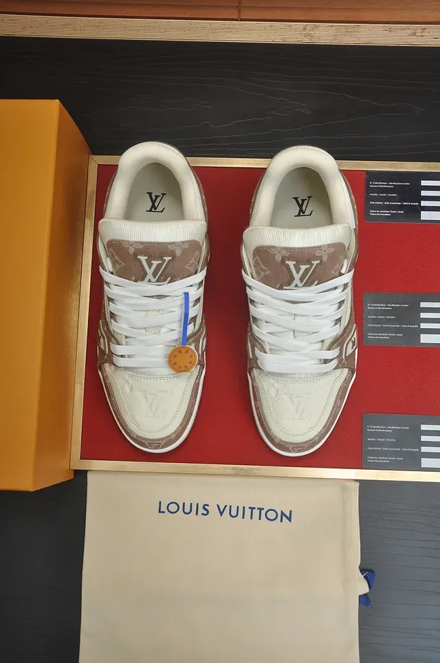 Louis Vuitton LV Trainer Beige Brown Monogram Canvas Sneakers Lifestyle con Capa Superior 5