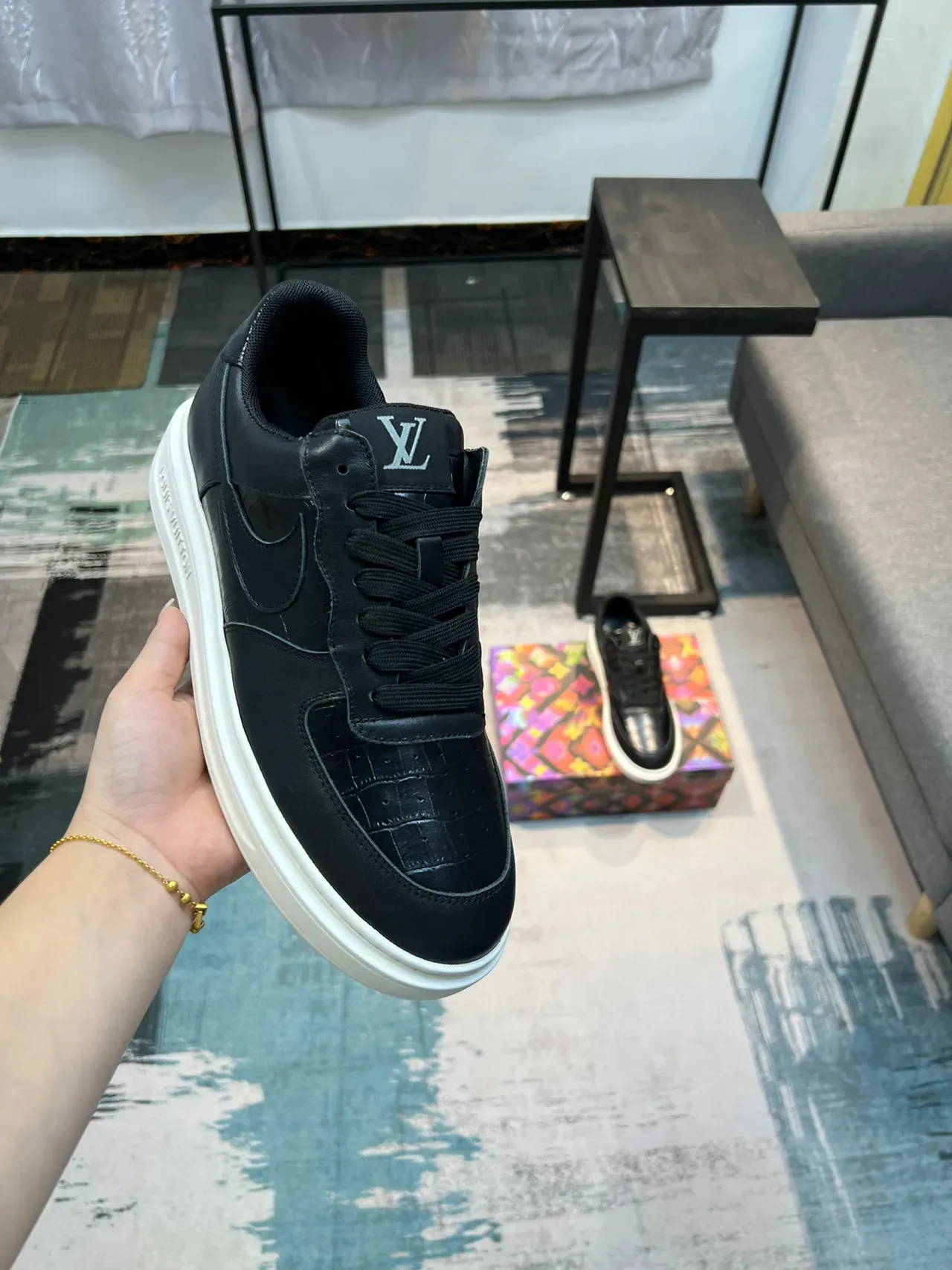 Louis Vuitton LV Trainer Black White Leather Upper Crocodile-Embossed Toe Cap Lifestyle Sneakers 6