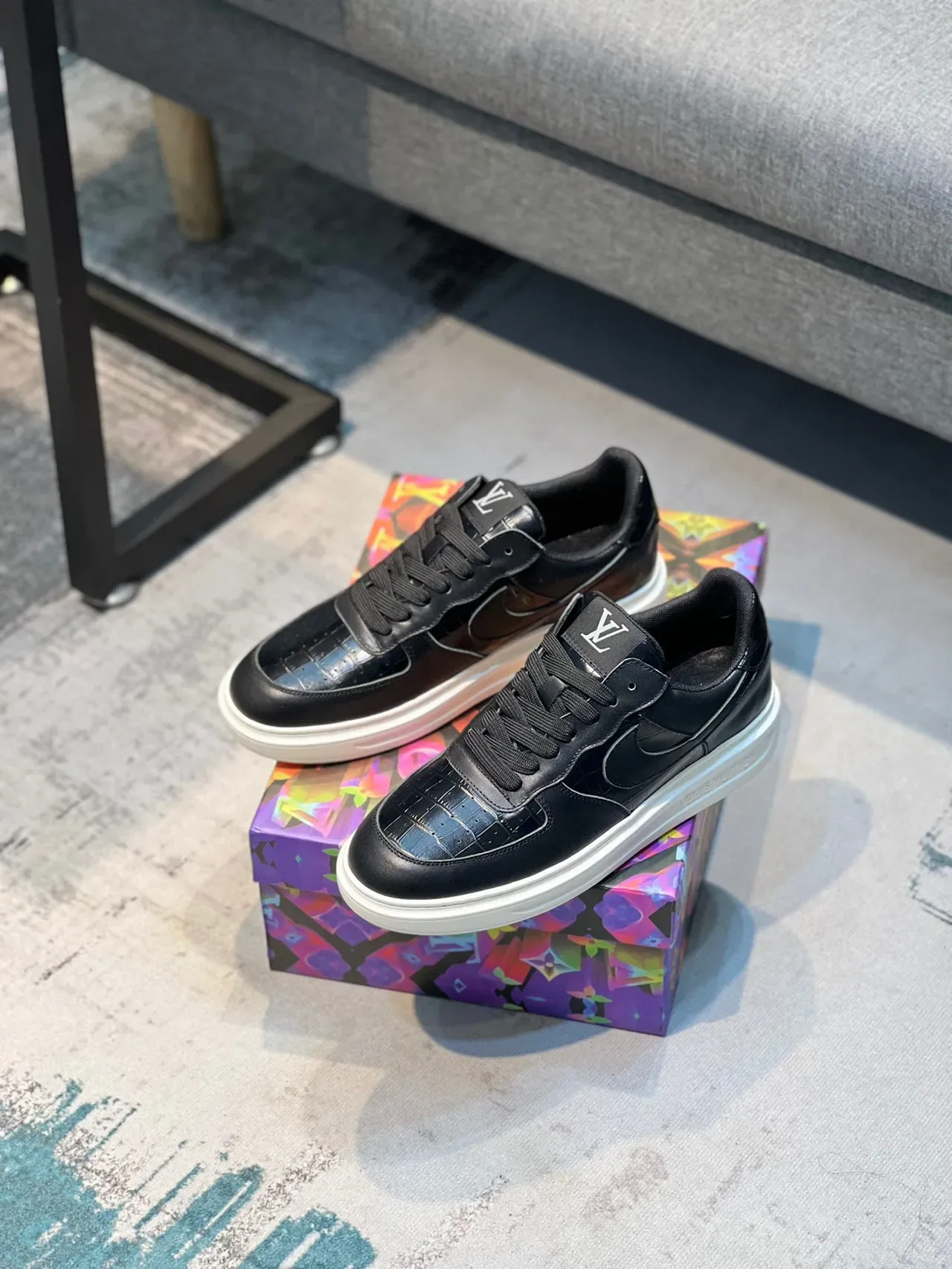 Louis Vuitton LV Trainer Black White Leather Upper Crocodile-Embossed Toe Cap Lifestyle Sneakers 7