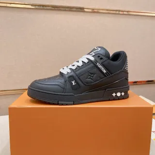 Louis Vuitton LV Trainer Preto Branco Couro Monograma Embossado Sola Esculpida Chunky Sneakers Lifestyle