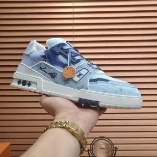 Louis Vuitton LV Trainer Sneakers Lifestyle Azul y Blanco con Upper de Denim y Suela Esculpida