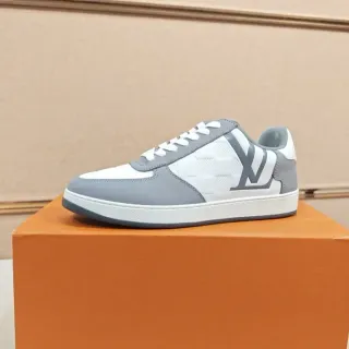 Louis Vuitton LV Trainer Sneakers Lifestyle Grises y Blancas Low-Top con Paneles Quiltados