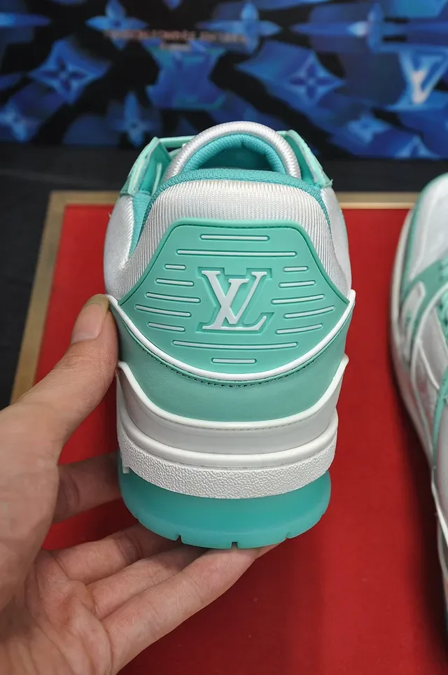 حذاء رياضي Louis Vuitton LV Trainer أخضر أبيض كعب سميك طبقات سول مونوغرام لوحة جلد نمط حياة 2