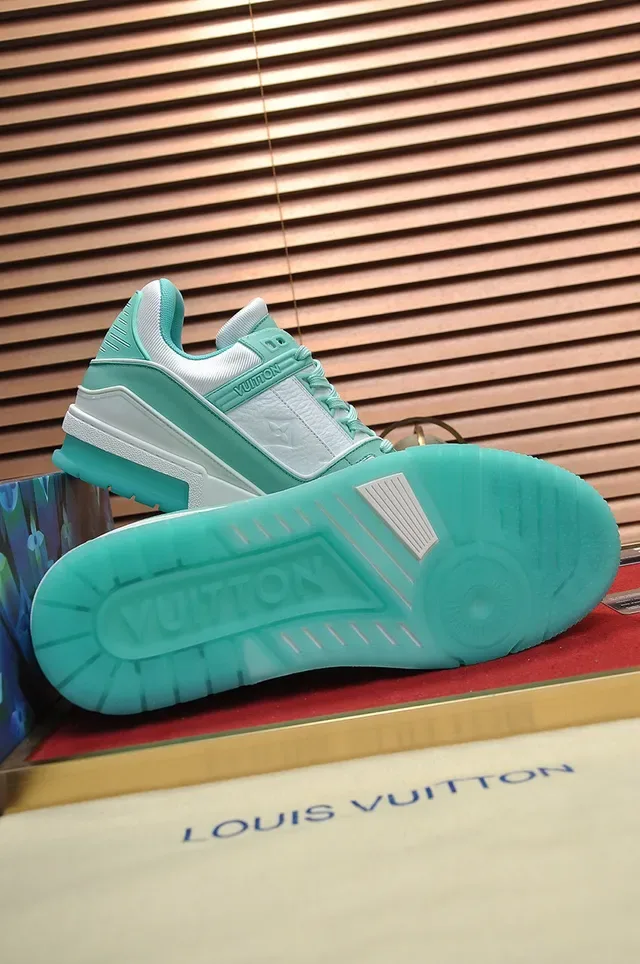 حذاء رياضي Louis Vuitton LV Trainer أخضر أبيض كعب سميك طبقات سول مونوغرام لوحة جلد نمط حياة 4