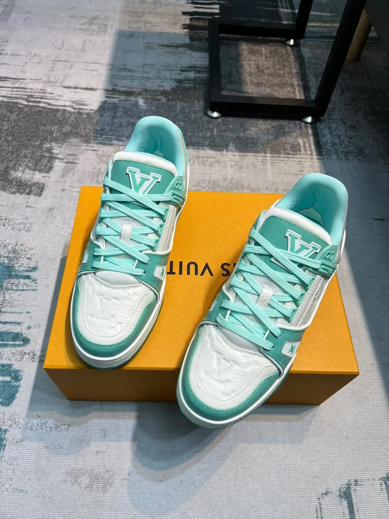 Louis Vuitton LV Entraîneur Vert Blanc Cuir Stratifié Et Synthétique Supérieur Style de Vie Baskets 5
