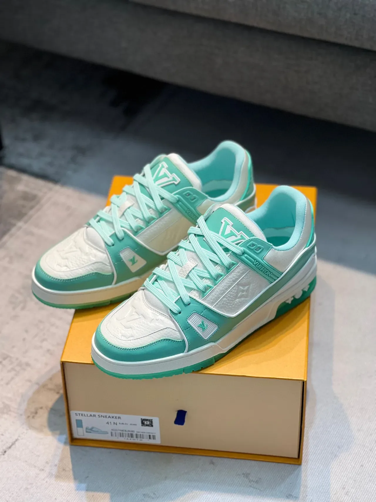 Louis Vuitton LV Entraîneur Vert Blanc Cuir Stratifié Et Synthétique Supérieur Style de Vie Baskets 7