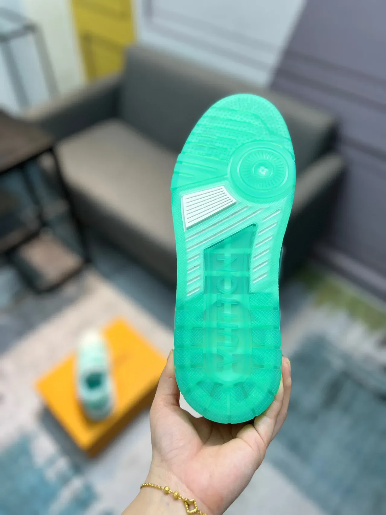 Louis Vuitton LV Entraîneur Vert Blanc Cuir Stratifié Et Synthétique Supérieur Style de Vie Baskets 9