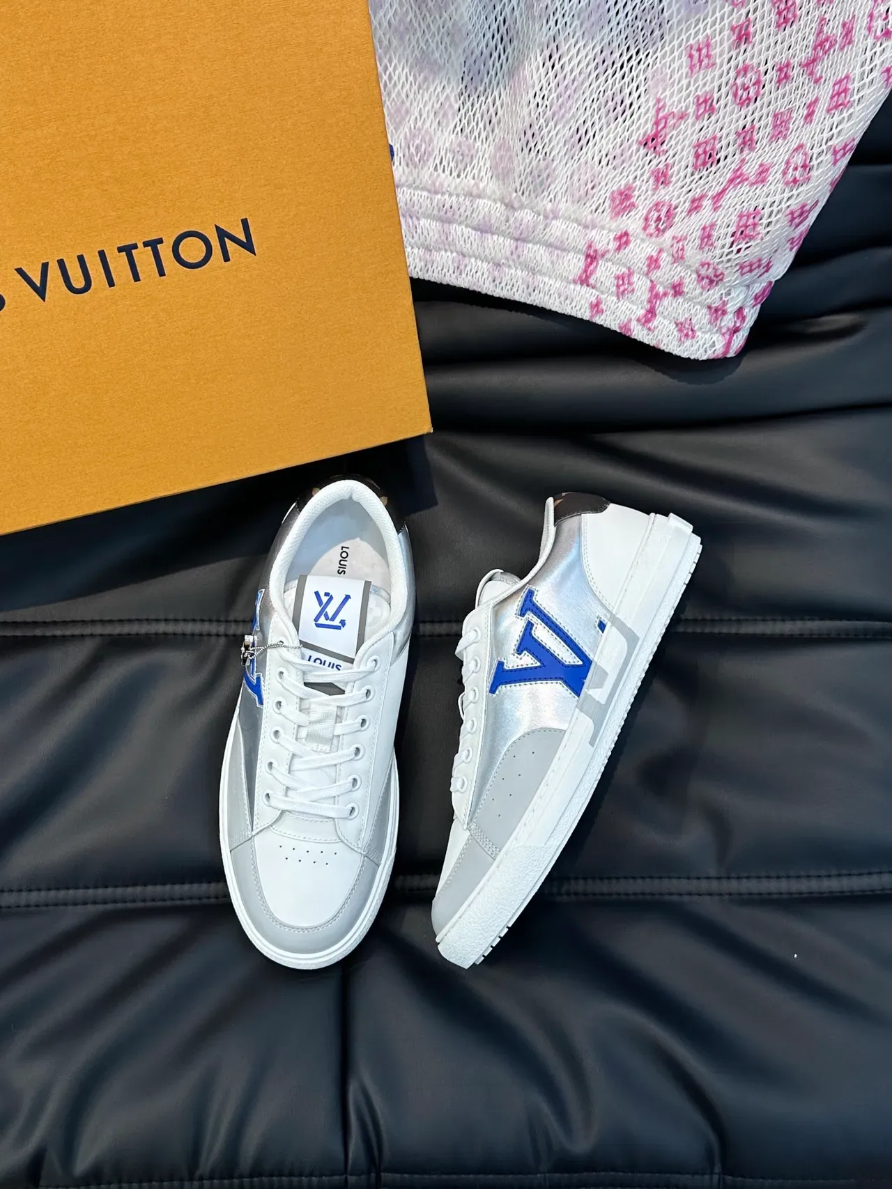 Louis Vuitton LV Trainer Bleu Argent Low-Top Cuir Iridescent Lifestyle Sneakers 5