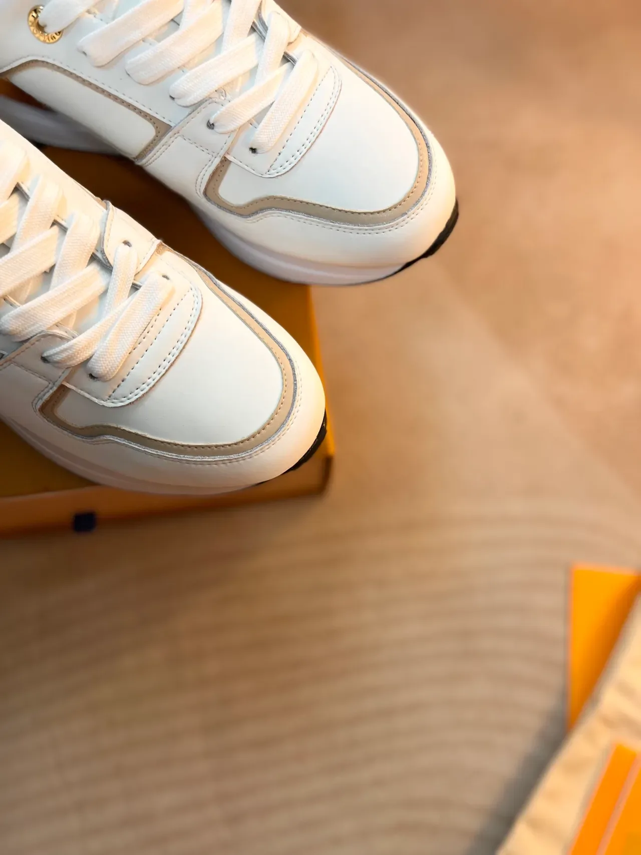Louis Vuitton LV Trainer Blanc Beige Cuir Pané Monogram-Accented Lifestyle Sneakers 3