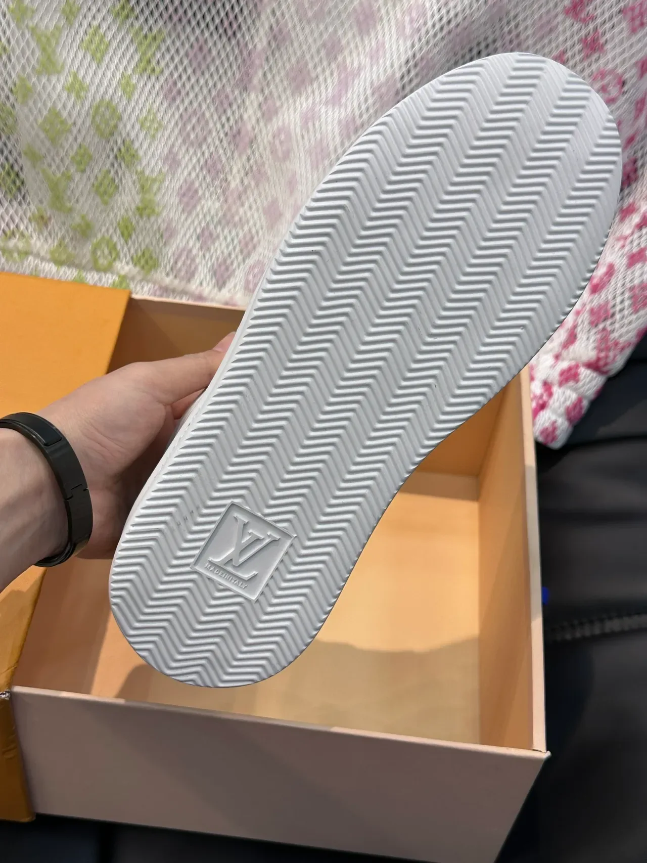 Louis Vuitton LV Trainer सफेद काला चंकी सोल मिक्स्ड लेदर और टेक्निकल फैब्रिक अपर लाइफस्टाइल स्नीकर 2