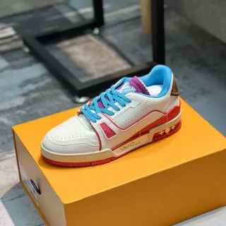 Louis Vuitton LV Trainer Sneakers Lifestyle Blancos y Azules Cuero Superior Perforado En La Punta
