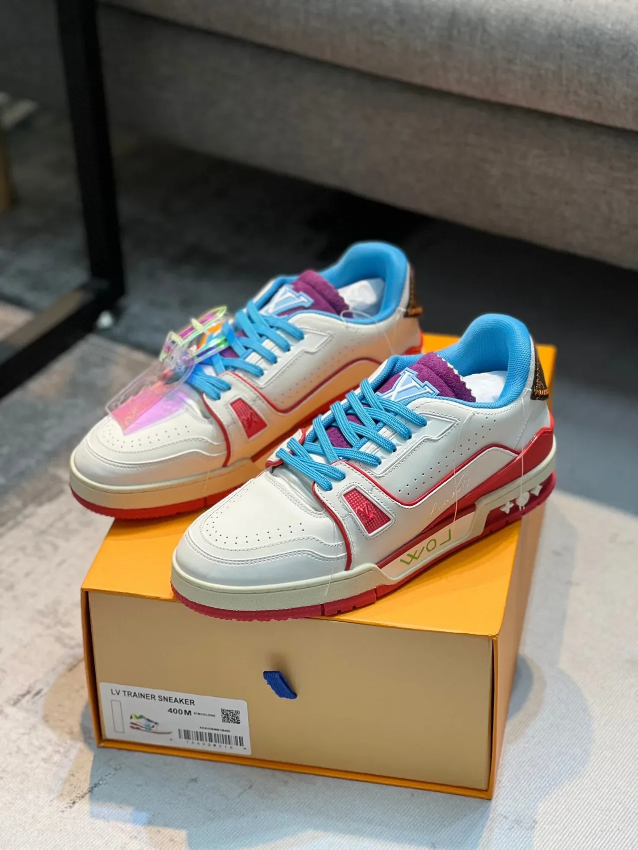 Louis Vuitton LV Trainer Sneakers Lifestyle Blanc Bleu Cuir Perforé À L'avant-pied 5