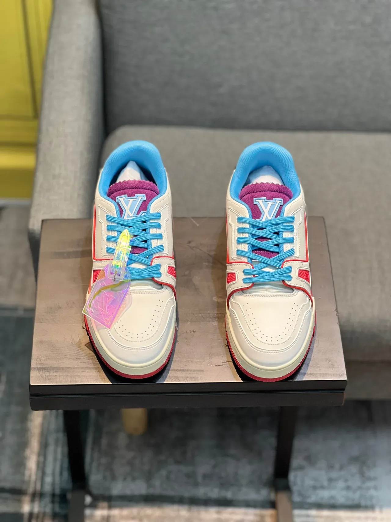 Louis Vuitton LV Trainer Sneakers Lifestyle Blanc Bleu Cuir Perforé À L'avant-pied 6