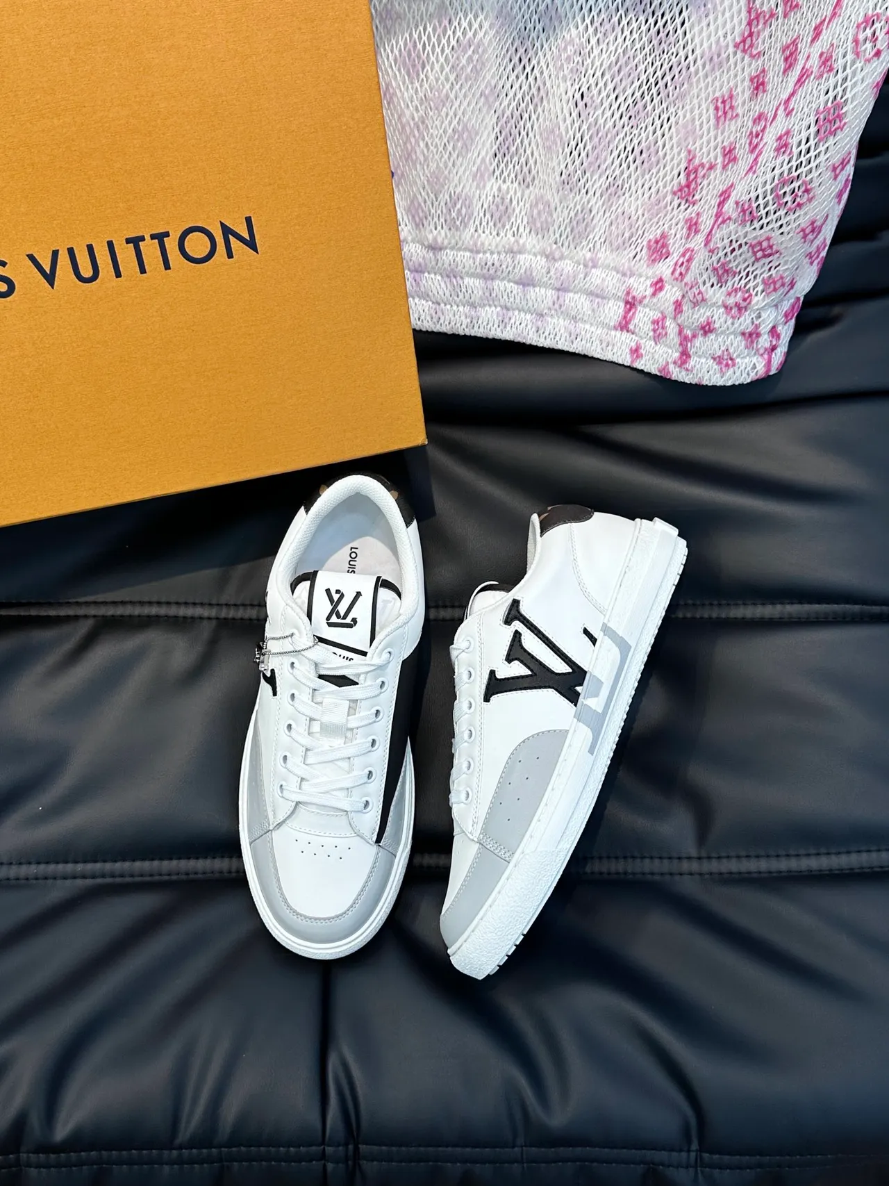 Louis Vuitton LV Trainer White Gray Leather Upper Low-Top Lifestyle Sneakers 4