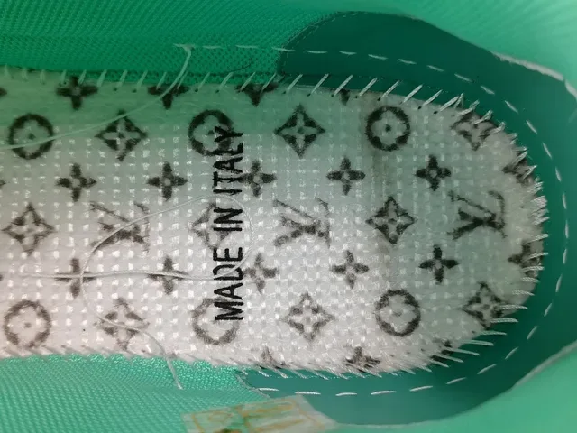 Louis Vuitton LV Trainer Branco e Verde Camada de Couro e Têxtil Superior Alça Larga Marca Lifestyle Sneakers 2
