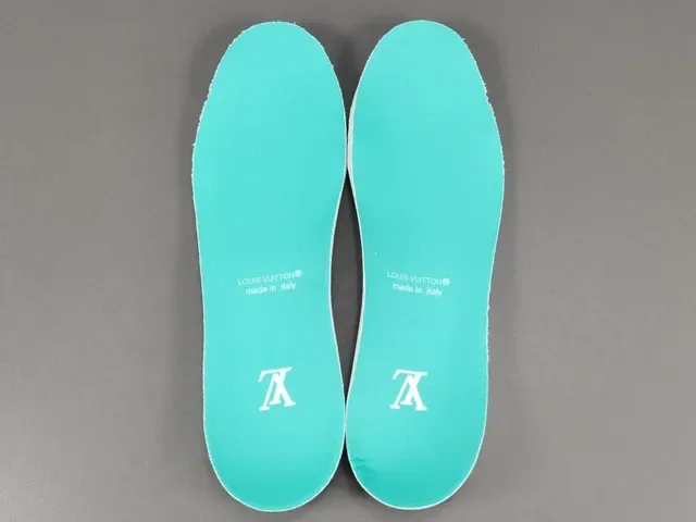 Louis Vuitton LV Trainer Branco e Verde Camada de Couro e Têxtil Superior Alça Larga Marca Lifestyle Sneakers 3