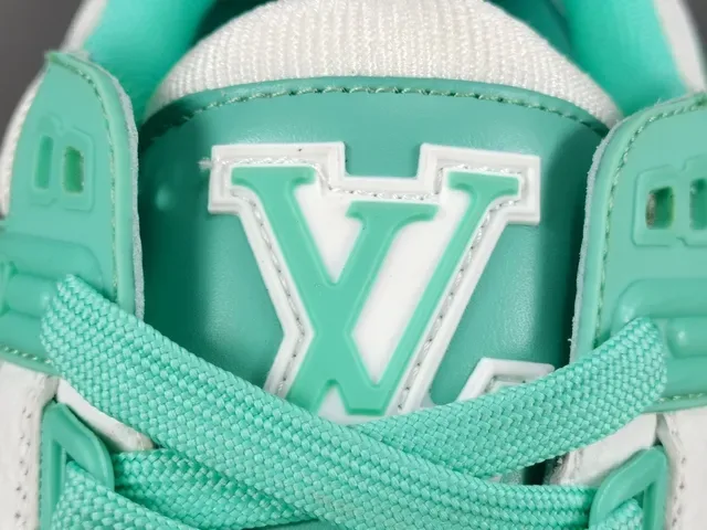 Louis Vuitton LV Trainer Branco e Verde Camada de Couro e Têxtil Superior Alça Larga Marca Lifestyle Sneakers 4