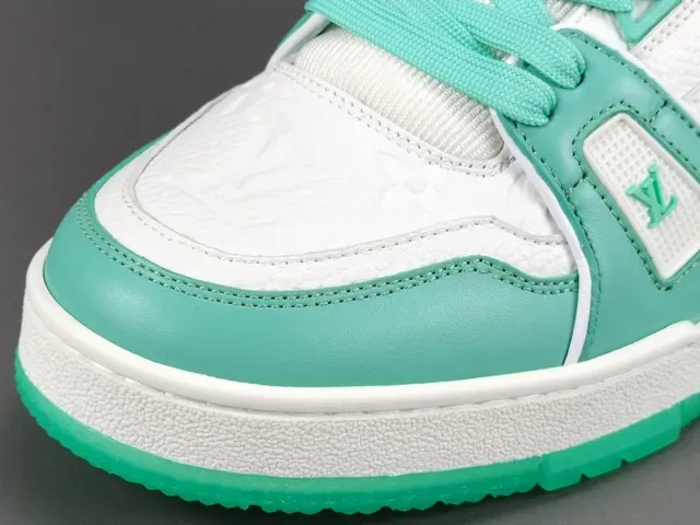 Louis Vuitton LV Trainer Branco e Verde Camada de Couro e Têxtil Superior Alça Larga Marca Lifestyle Sneakers 9
