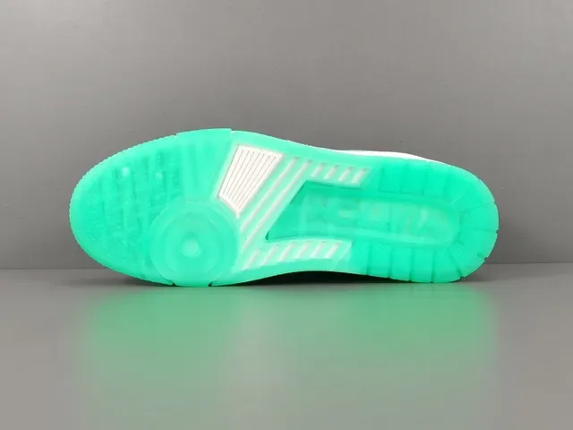 Louis Vuitton LV Trainer Branco e Verde Camada de Couro e Têxtil Superior Alça Larga Marca Lifestyle Sneakers 13
