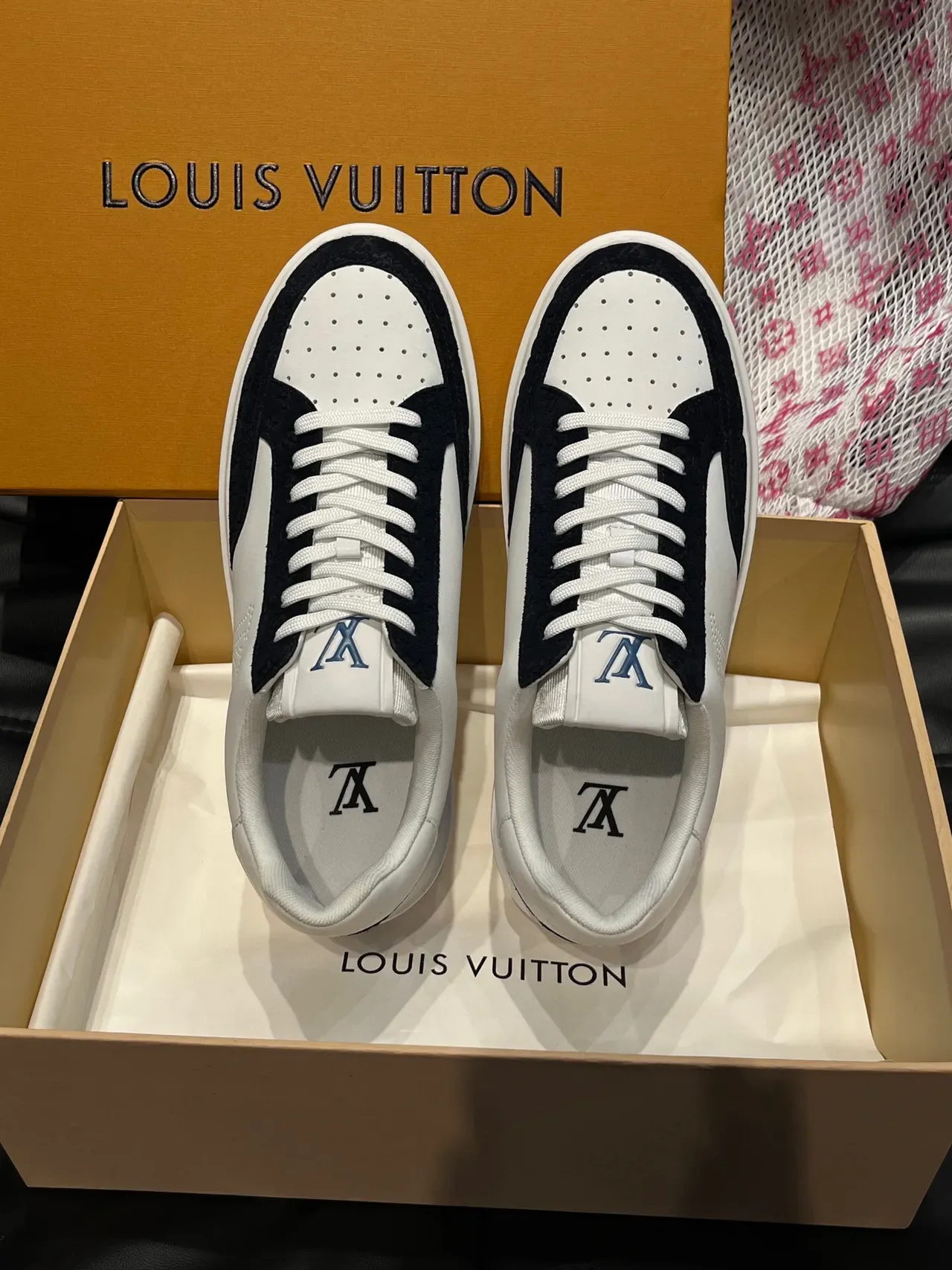 路易威登 LV Trainer 白色海军 穿孔 Monogram Logo 两色皮革-麂皮 生活方式运动鞋 4