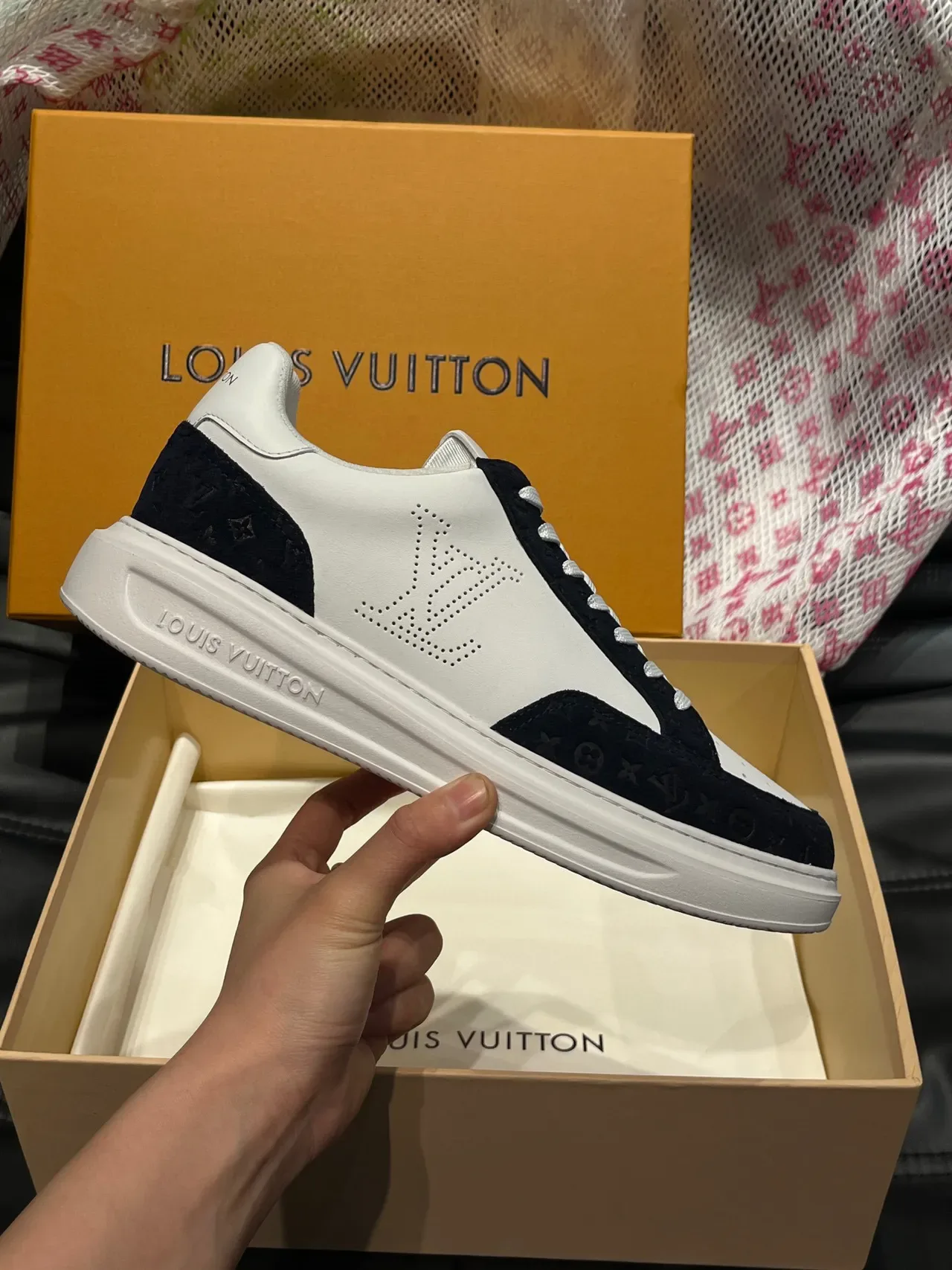 路易威登 LV Trainer 白色海军 穿孔 Monogram Logo 两色皮革-麂皮 生活方式运动鞋 5