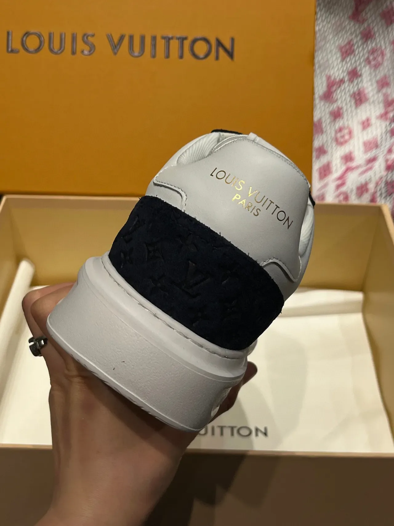 路易威登 LV Trainer 白色海军 穿孔 Monogram Logo 两色皮革-麂皮 生活方式运动鞋 7