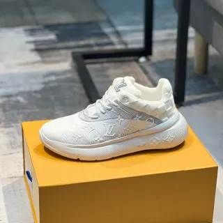 Louis Vuitton LV Trainer Blanco Plata Upper de Tejido Monogramado Contrafuerte Acolchado Zapatillas Lifestyle