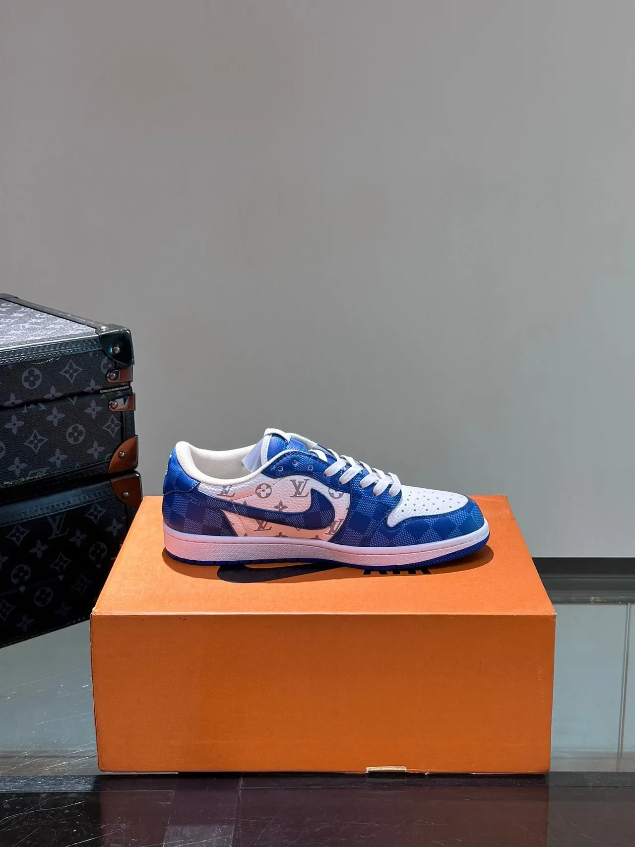 Louis Vuitton Monogram e Damier azul branco tênis low-top lifestyle 6