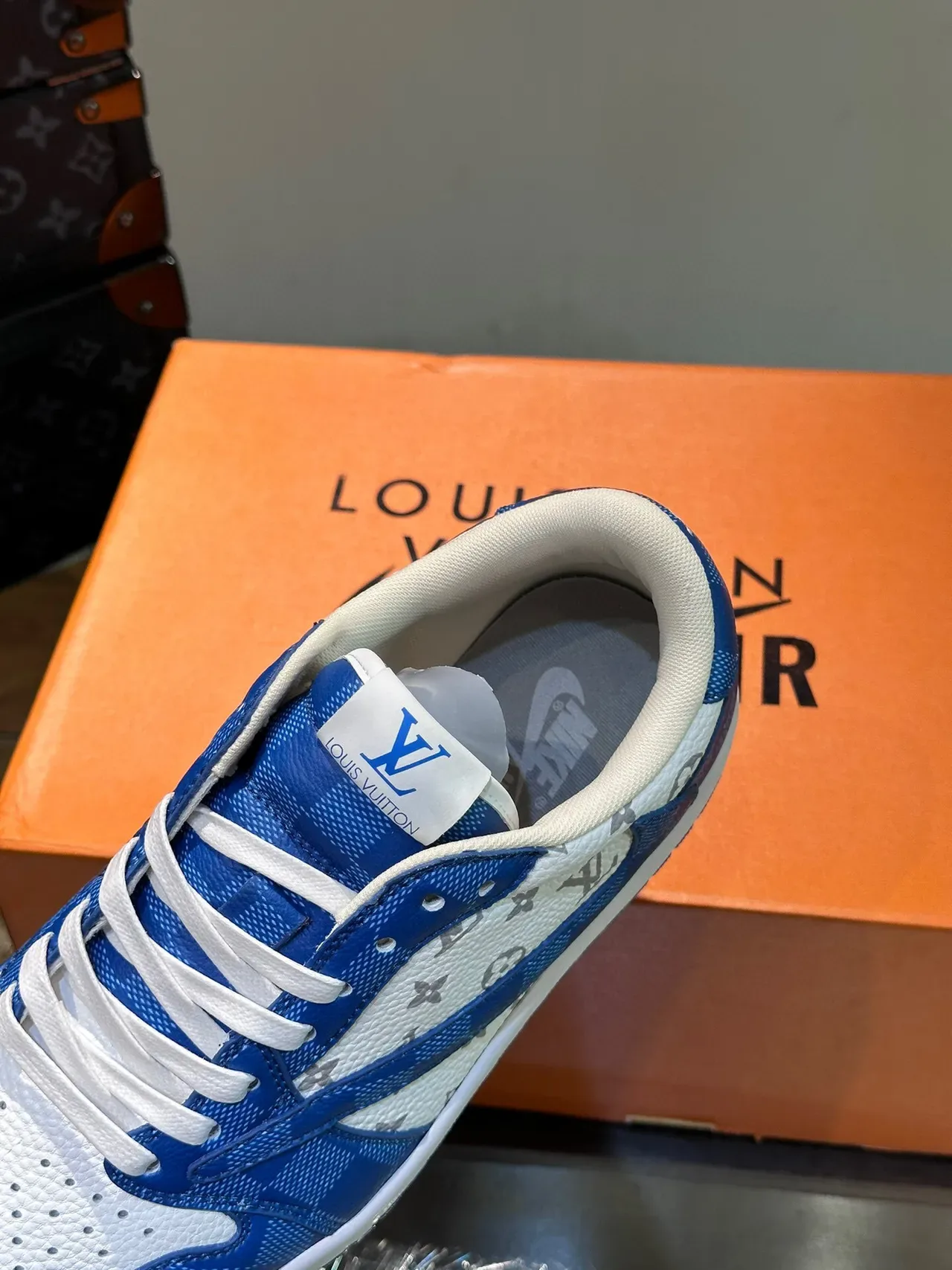 Louis Vuitton Monogram e Damier azul branco tênis low-top lifestyle 7