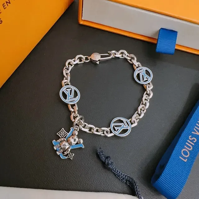 Louis Vuitton Monogram Bear Charm Silver Chain Bracelet 8