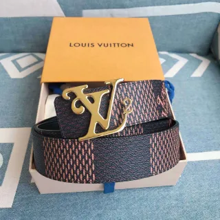 Louis Vuitton Monogram Buckle Cinto de couro
