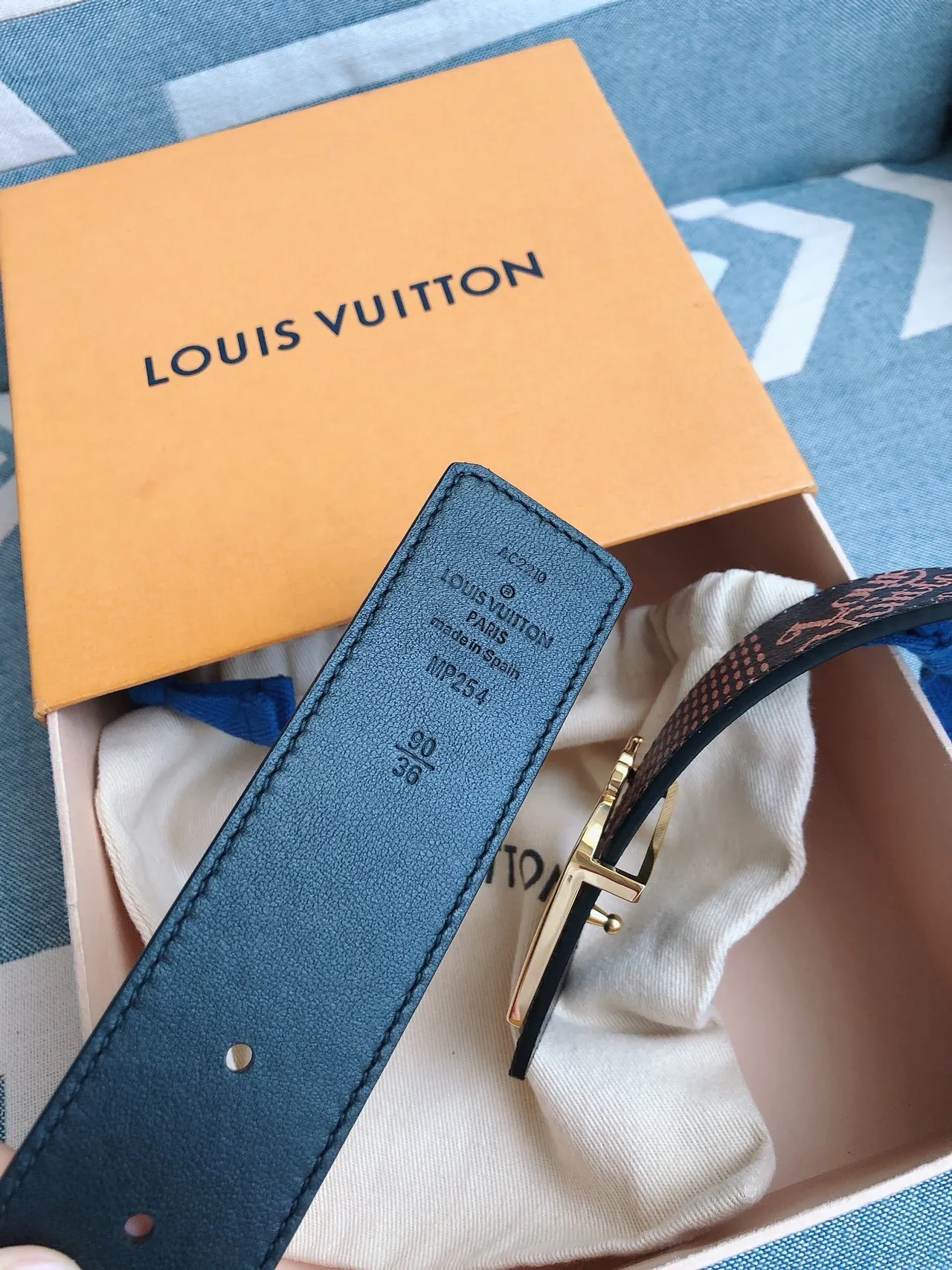 Louis Vuitton Monogram Buckle Leather Belt 5