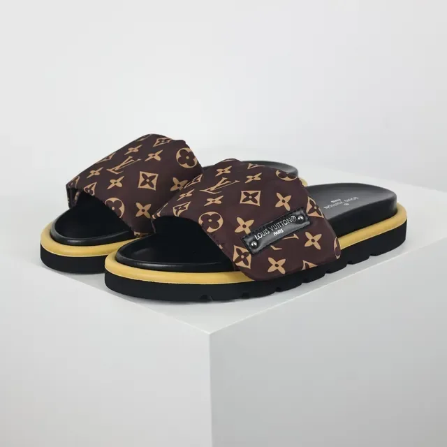 Pantufas Louis Vuitton Monogram de Lona com Alçinha acolchoada 2