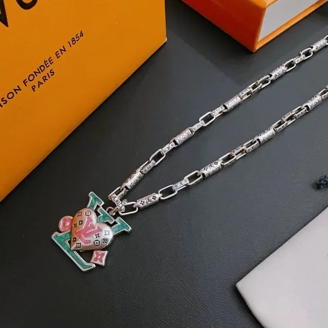 Louis Vuitton Monogram Chain Enamel Heart Pendant Necklace 7