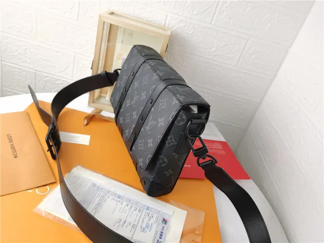 Louis Vuitton Monogram Eclipse حقيبة كروس بودي منظمة 9