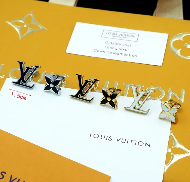 Louis Vuitton Monogram Flower White Gold Metal Enamel Earrings 3