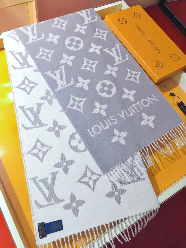 Louis Vuitton Écharpe en cachemire à franges jacquard monogramme 6