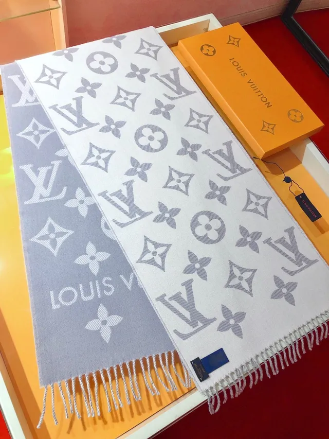 Louis Vuitton Écharpe en cachemire à franges jacquard monogramme 7