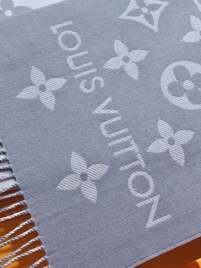 Louis Vuitton Écharpe en cachemire à franges jacquard monogramme 8