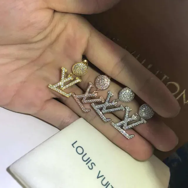 Louis Vuitton Monogram Pendientes Oro Transparente Pavé Cristal Openwork LV 3