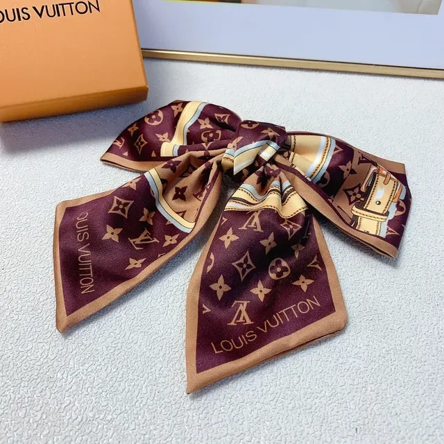 Louis Vuitton Monogram Print bufanda de seda 7