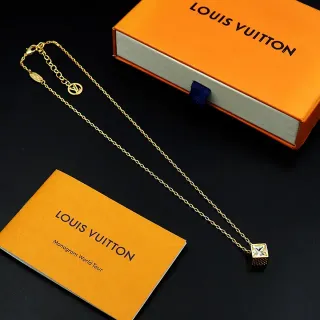 Colar com pingante cube Louis Vuitton Monogram World Tour